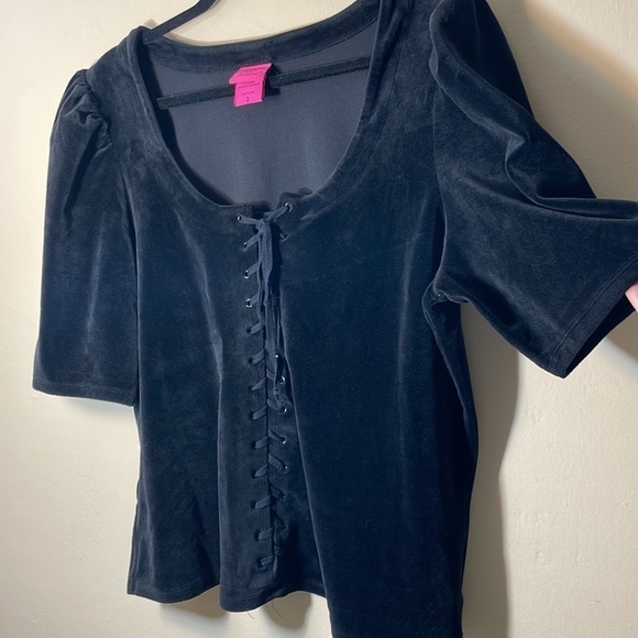 Torrid size 3 BETSEY JOHNSON BLACK VELVET PUFF SLEEVE CORSET TOP - Picture 6 of 8